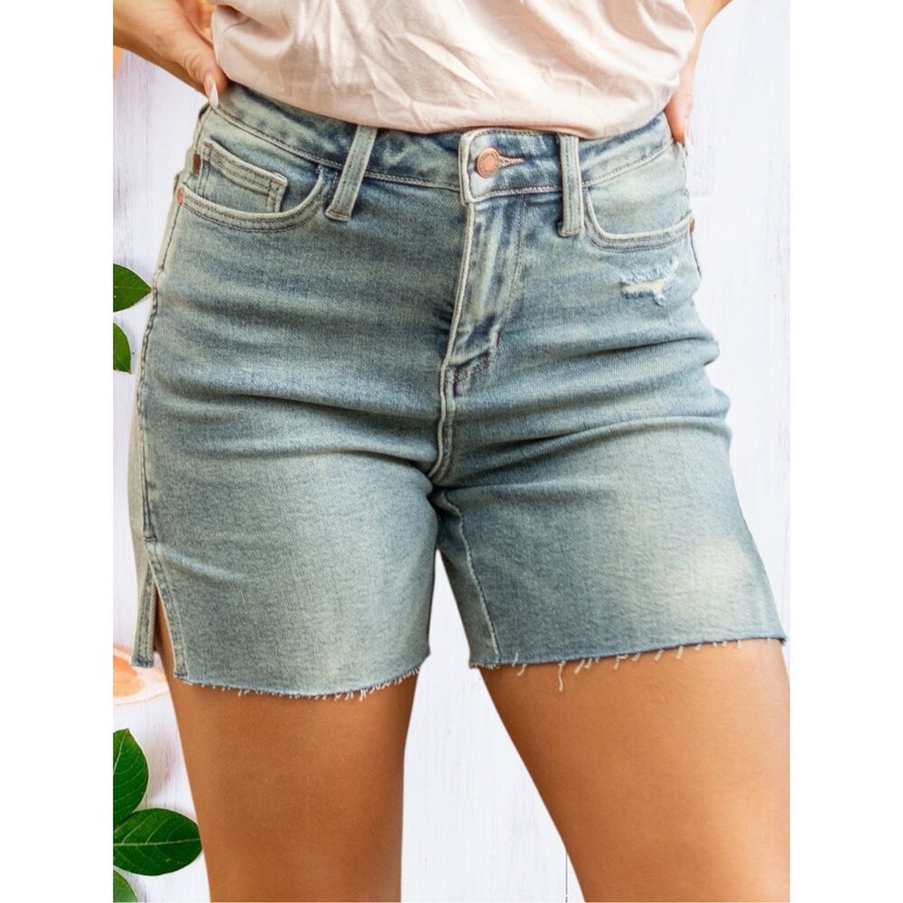 Judy Blue High Rise Side Slit Shorts Vintage Wash Raw Hem Stretch Denim NWT